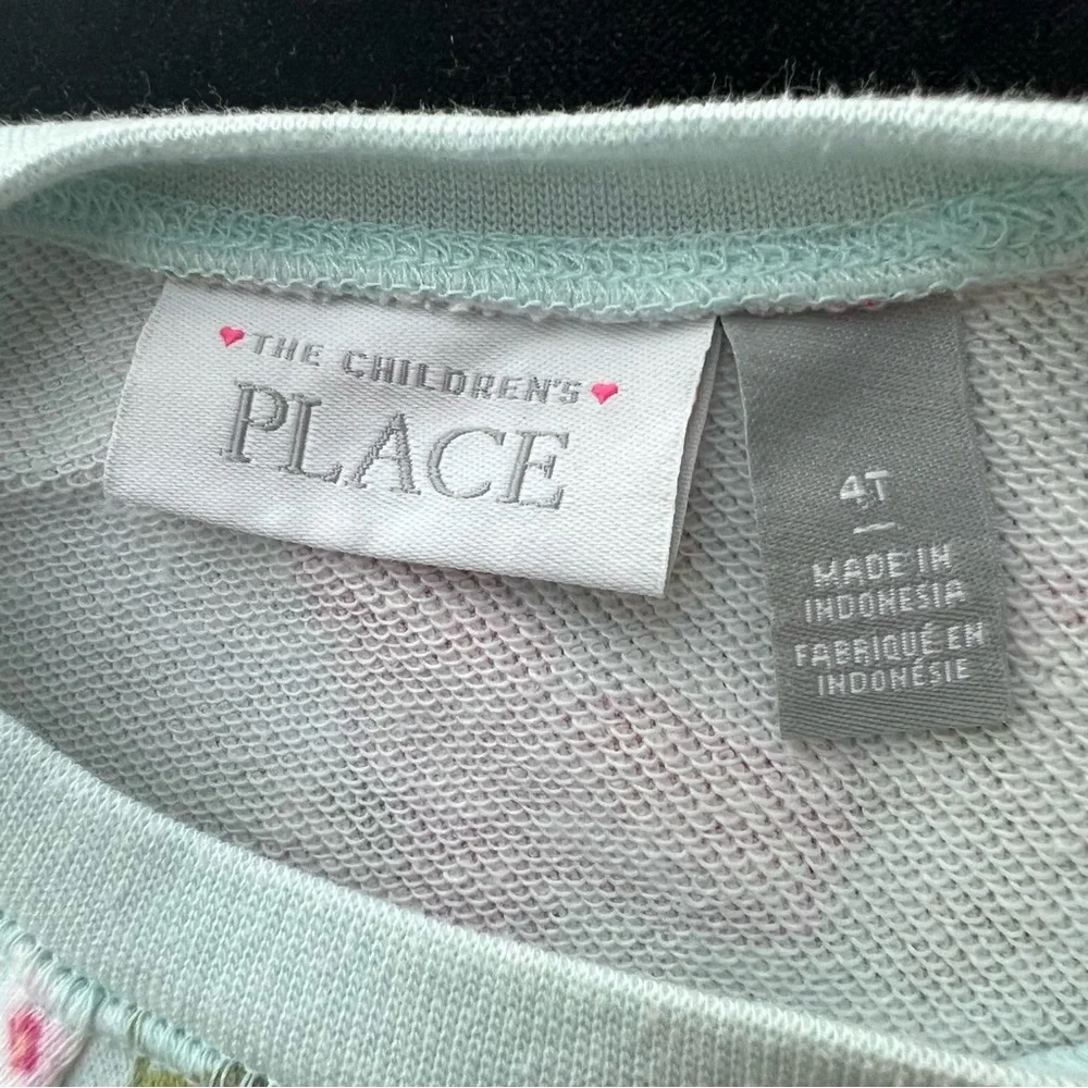 The Children's Place‎ Floral sweatshirt